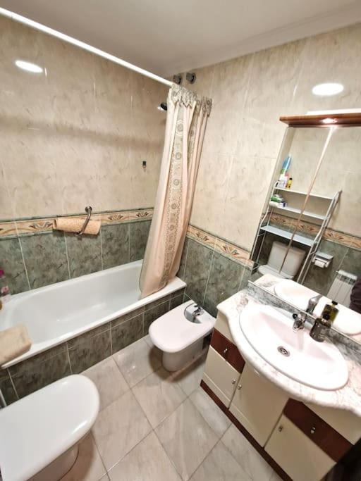 Apartamento Playa Con Terraza & Vistas Al Mar Foz Luaran gambar
