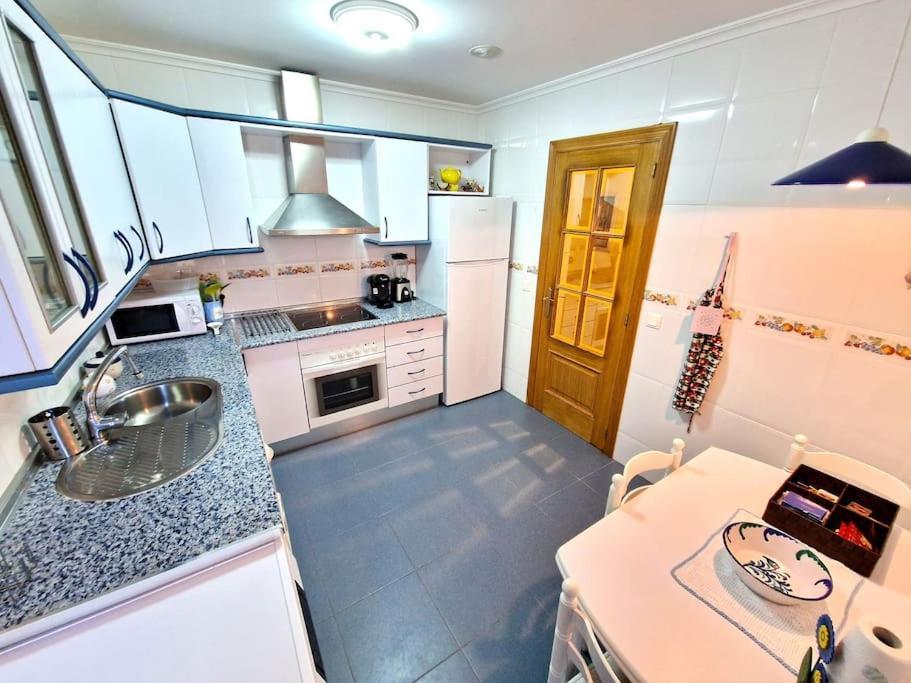 Apartamento Playa Con Terraza & Vistas Al Mar Foz Luaran gambar