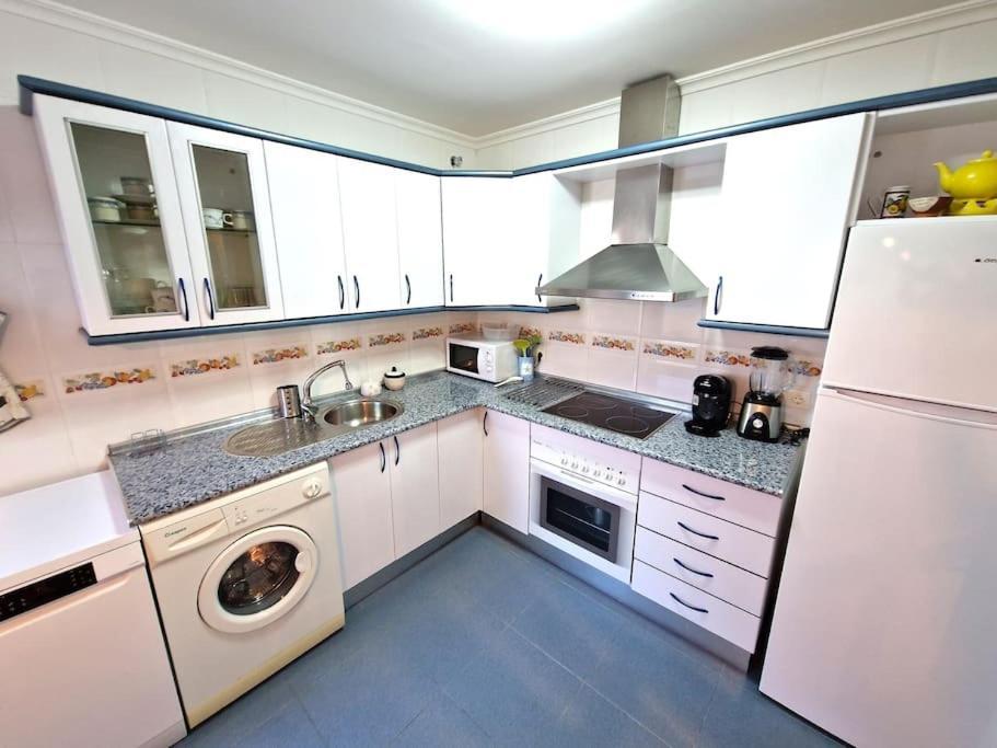 Apartamento Playa Con Terraza & Vistas Al Mar Foz Luaran gambar